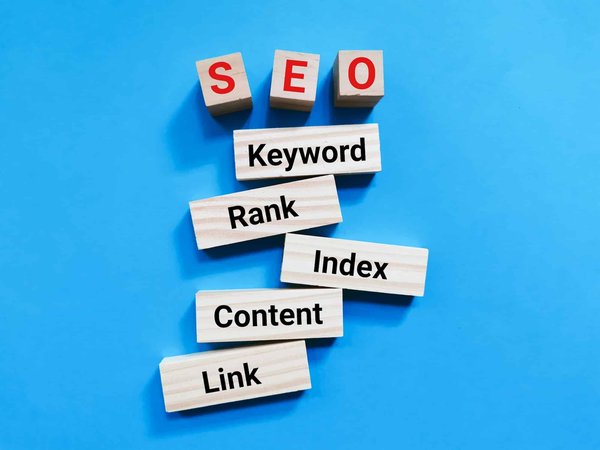Maximiser la visibilité des freelances SEO : une approche complète de l'optimisation pour les moteurs de recherche