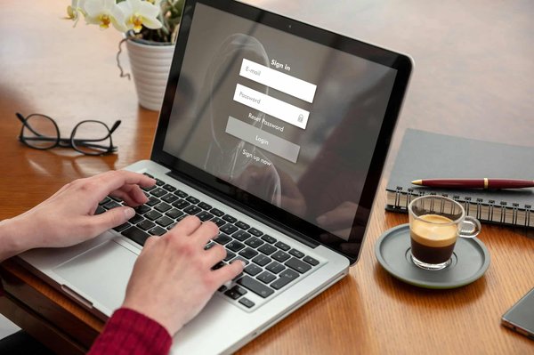 La protection de la messagerie électronique, plus particulièrement la sécurité des emails contre le spam